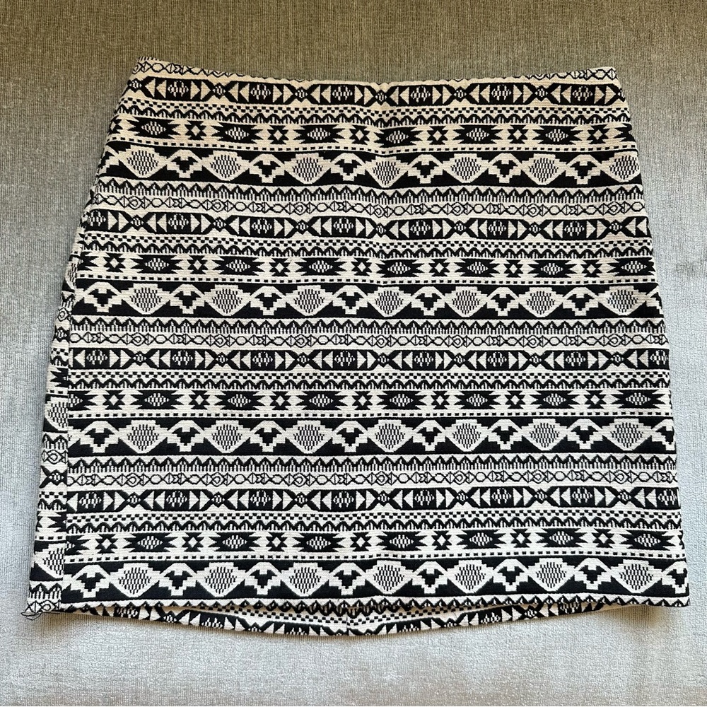 H&M Tribal Mini Skirt - Black and White, Size 4